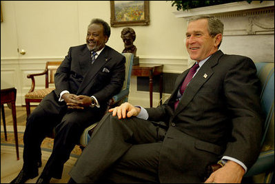 Ismail_Omar_Guelleh_with_George_Bush_January_21__2003.jpg